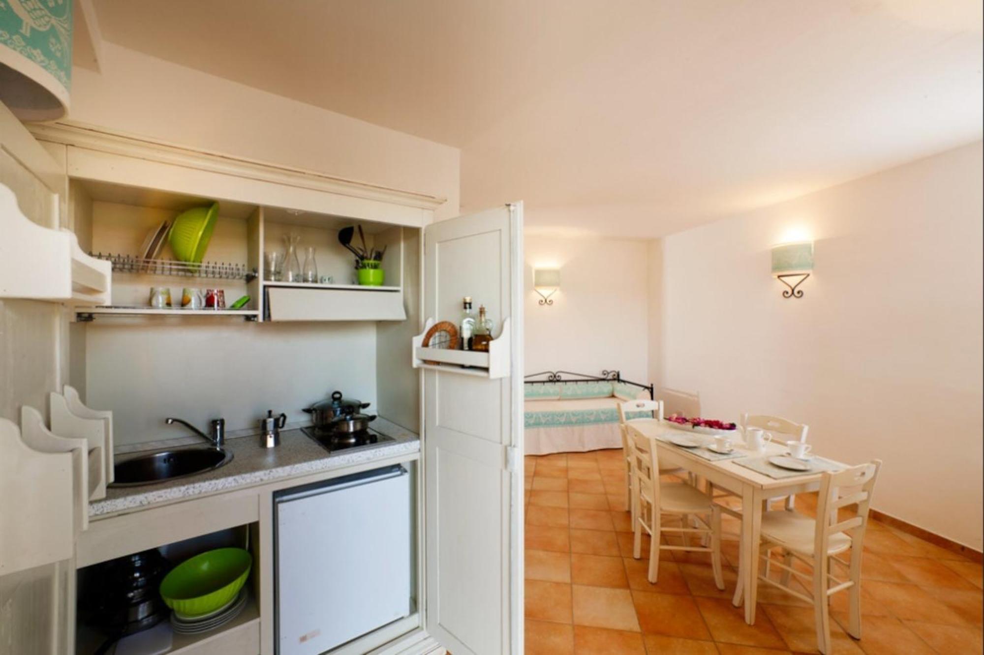Vignola Mare Residence Baia Dei Mirti מראה חיצוני תמונה
