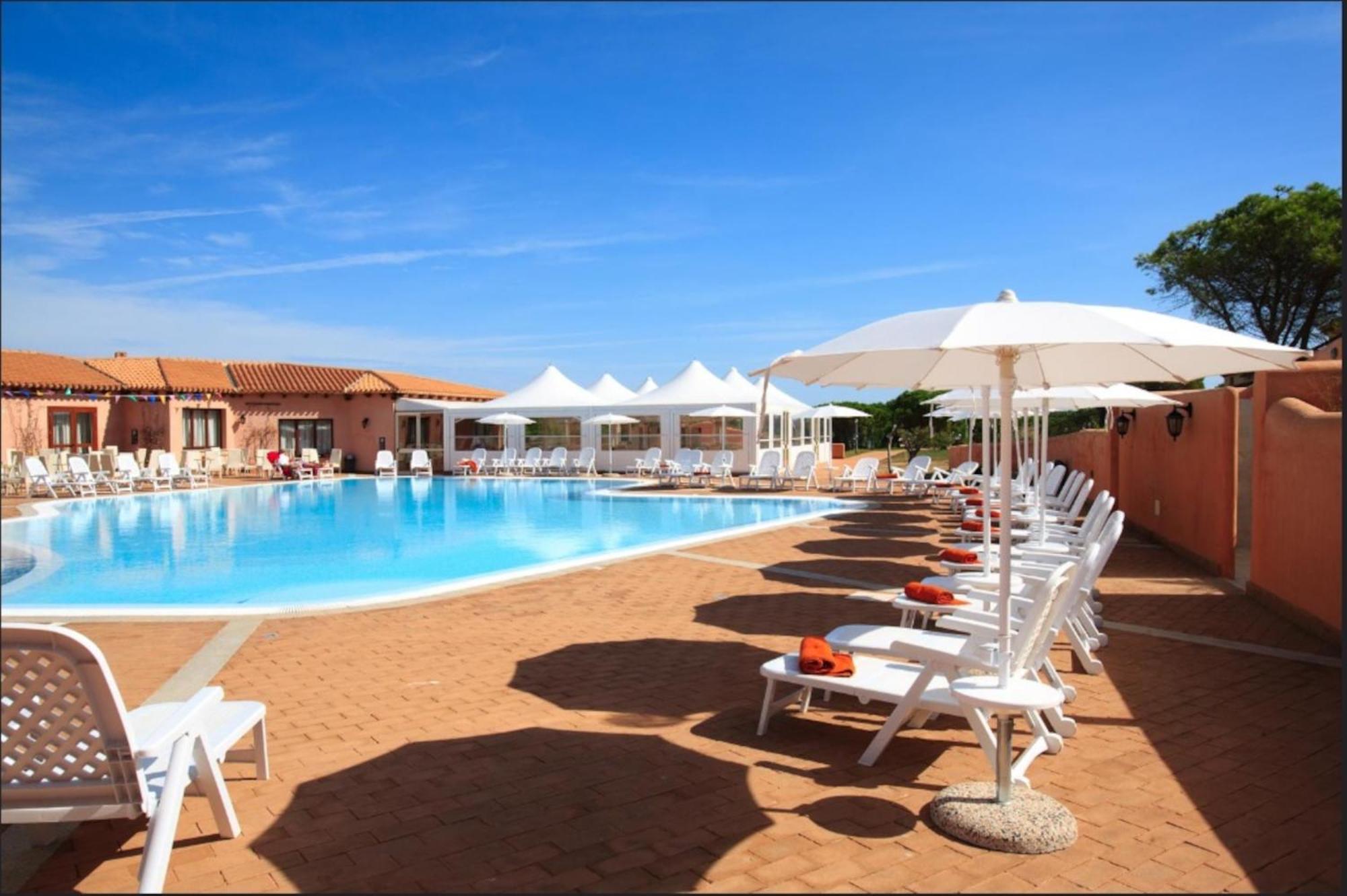 Vignola Mare Residence Baia Dei Mirti מראה חיצוני תמונה
