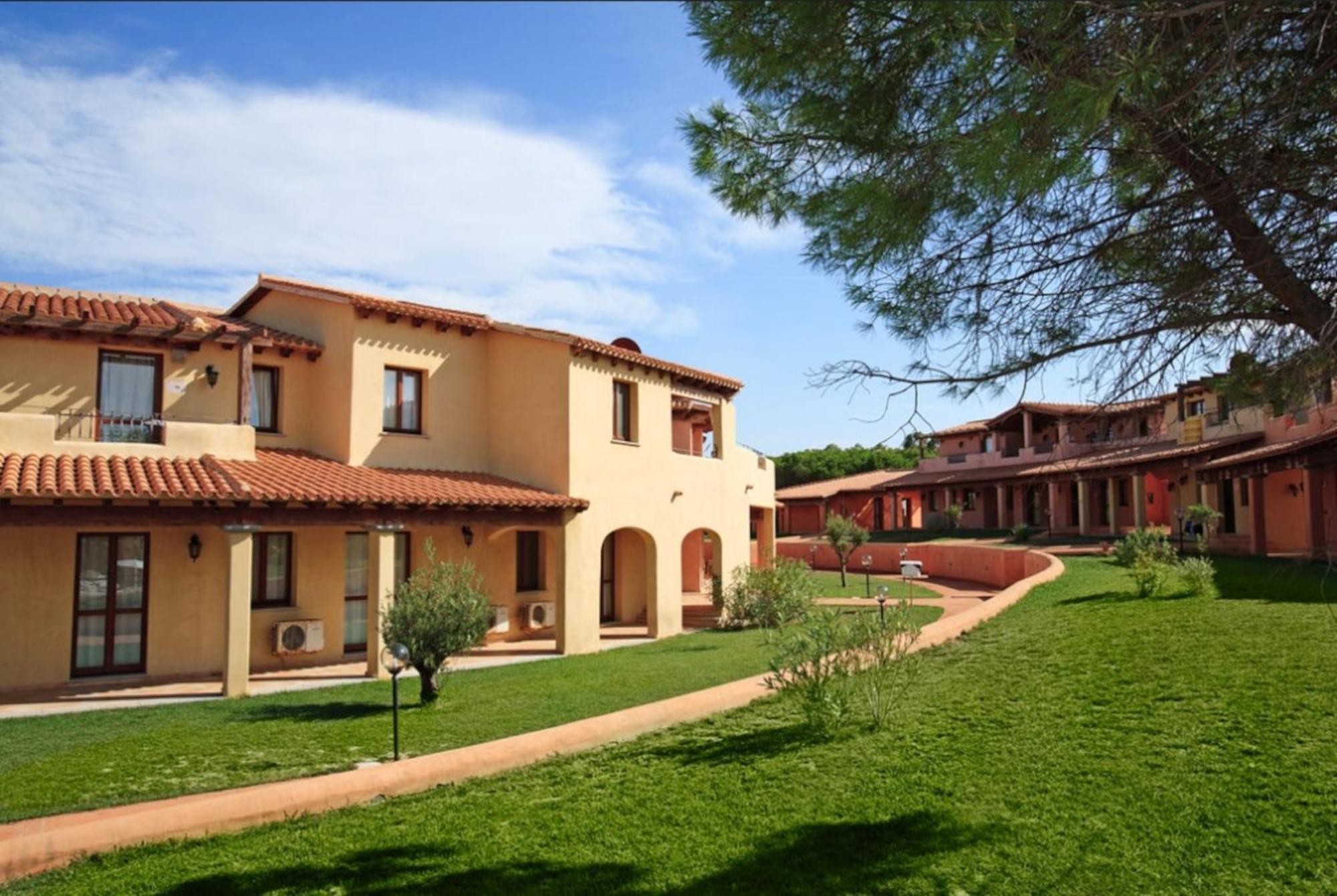 Vignola Mare Residence Baia Dei Mirti מראה חיצוני תמונה