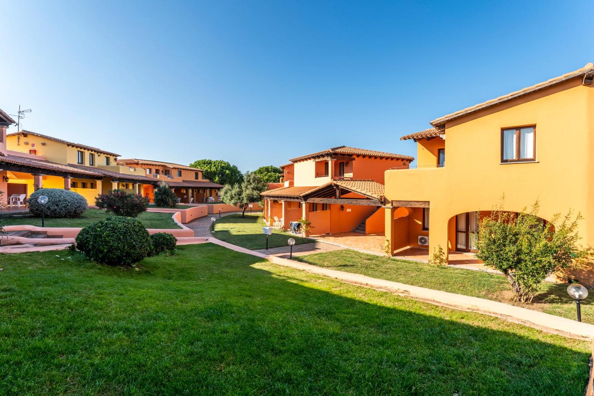 Vignola Mare Residence Baia Dei Mirti מראה חיצוני תמונה