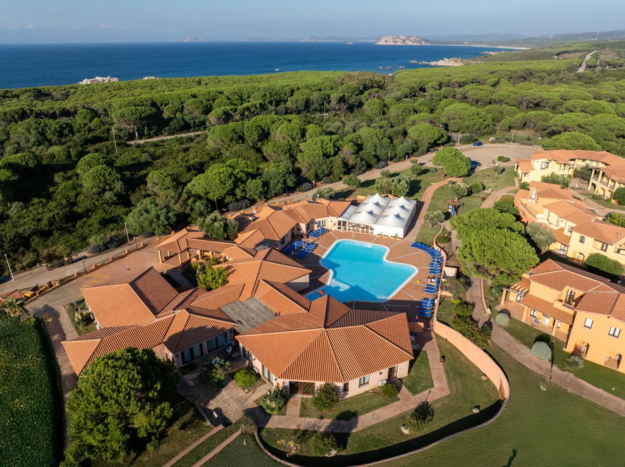 Vignola Mare Residence Baia Dei Mirti מראה חיצוני תמונה