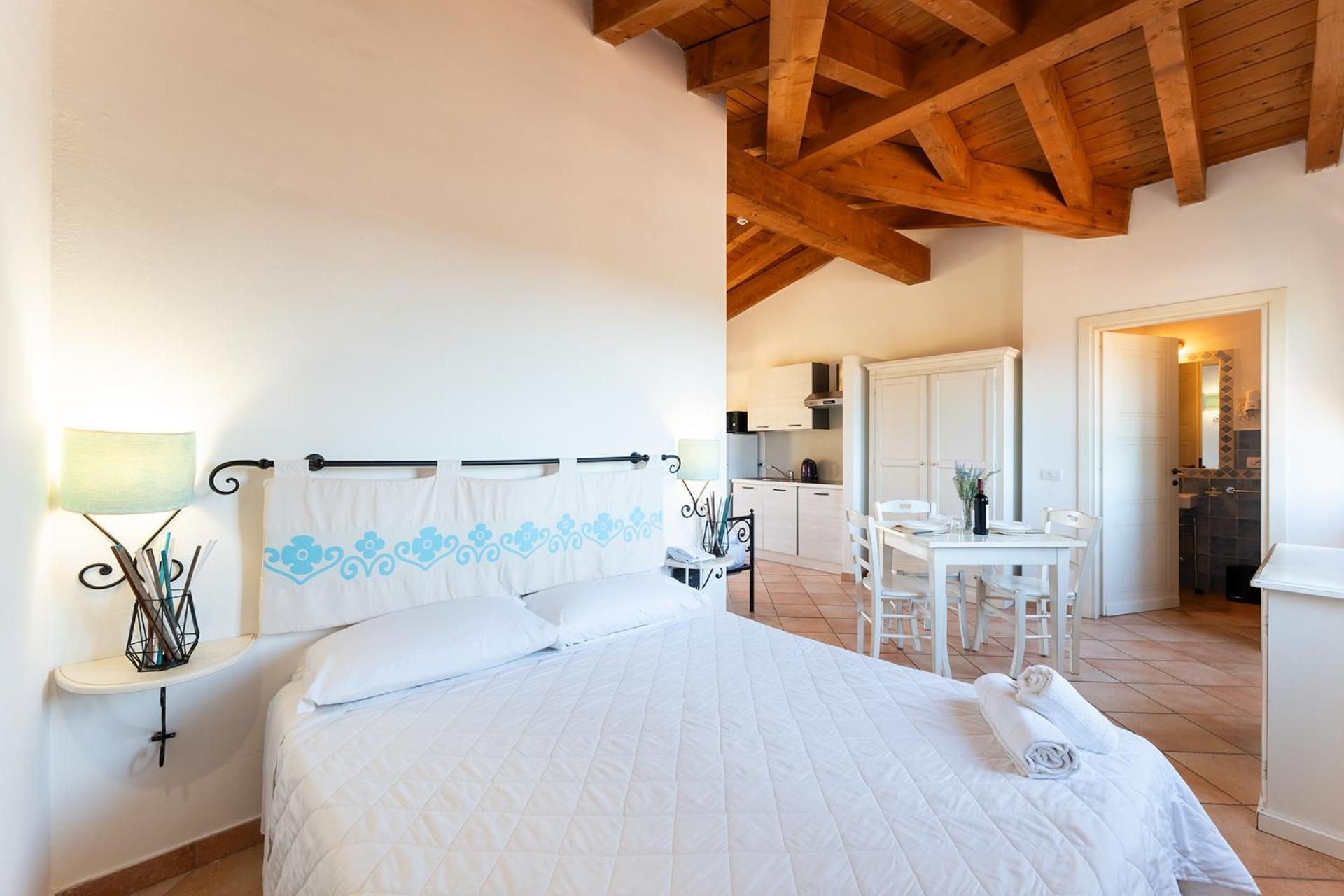 Vignola Mare Residence Baia Dei Mirti מראה חיצוני תמונה
