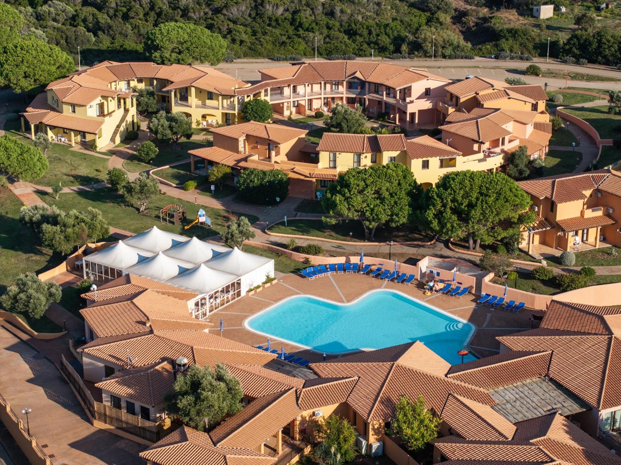 Vignola Mare Residence Baia Dei Mirti מראה חיצוני תמונה