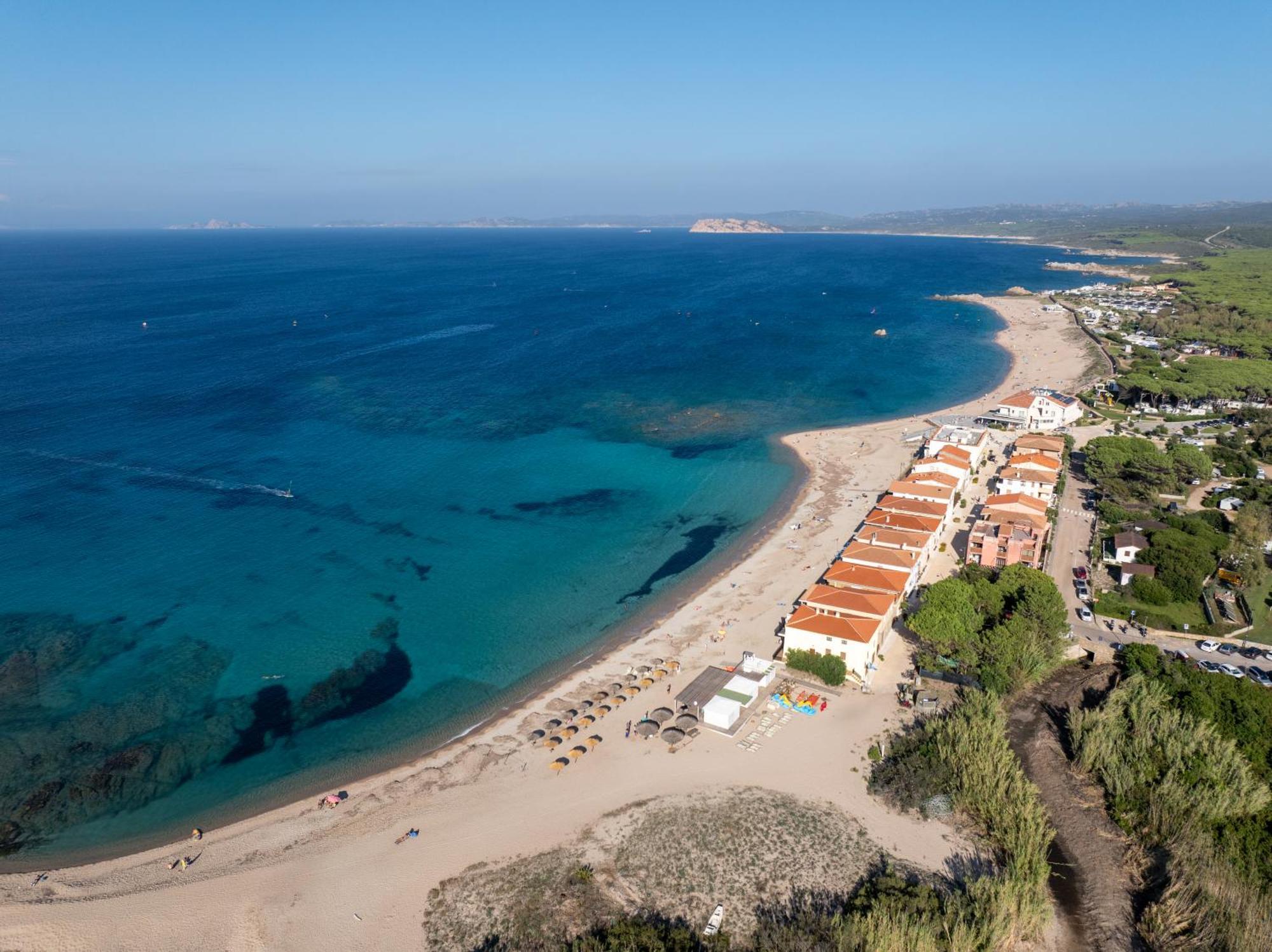 Vignola Mare Residence Baia Dei Mirti מראה חיצוני תמונה