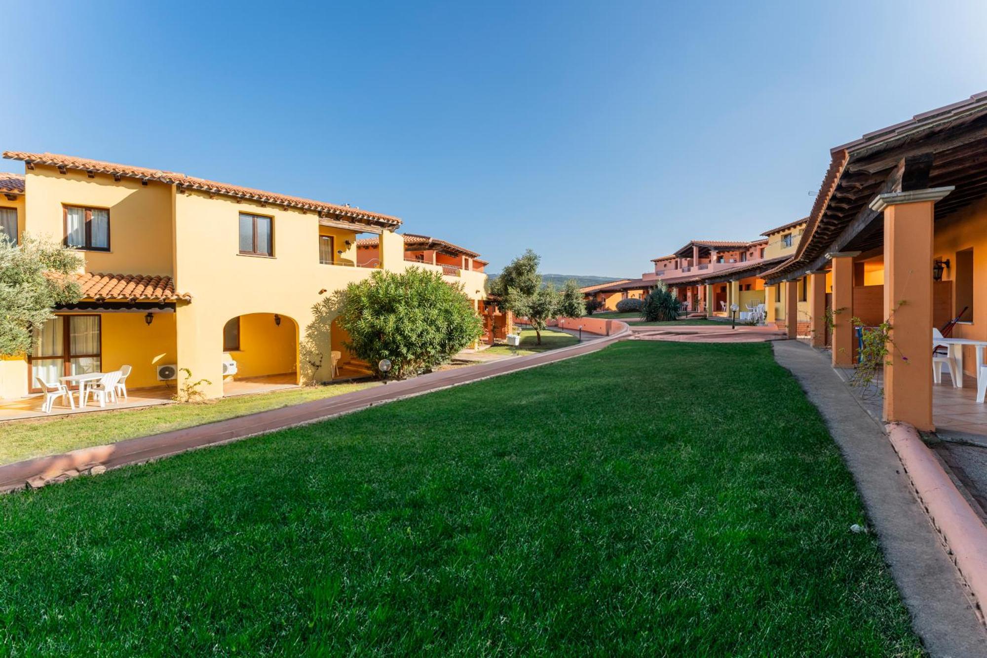 Vignola Mare Residence Baia Dei Mirti מראה חיצוני תמונה