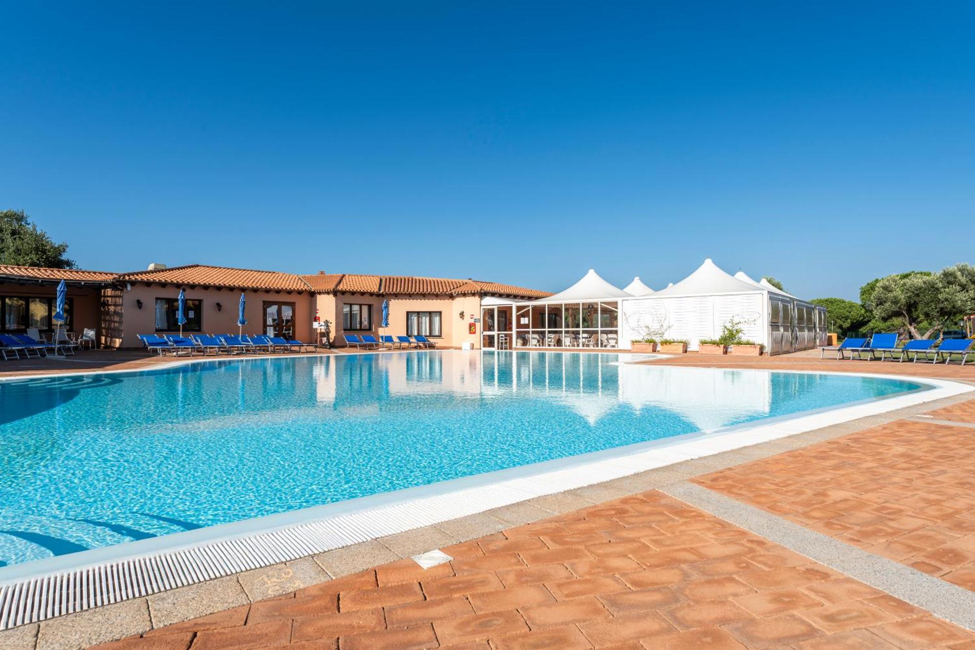 Vignola Mare Residence Baia Dei Mirti מראה חיצוני תמונה
