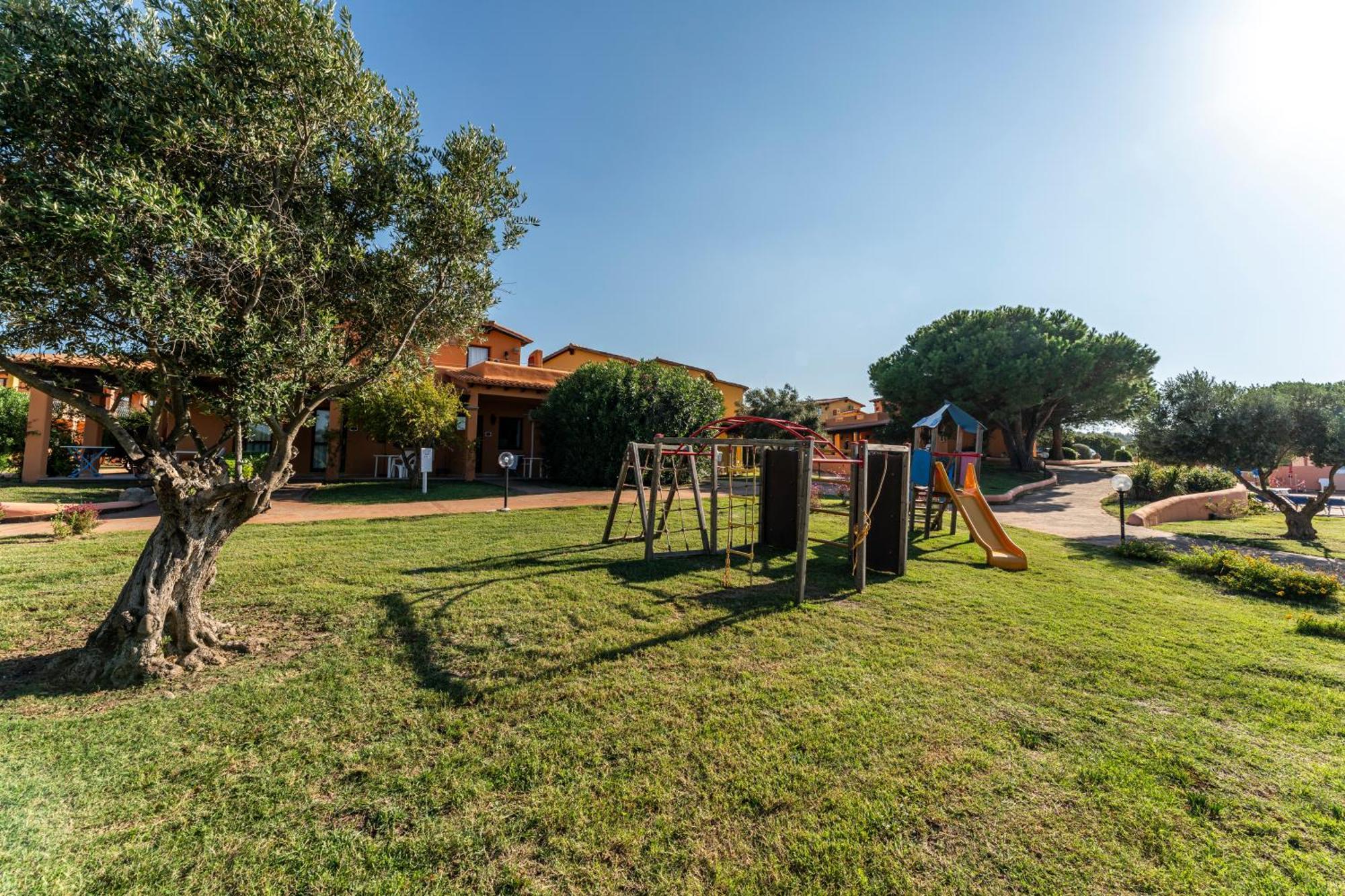 Vignola Mare Residence Baia Dei Mirti מראה חיצוני תמונה