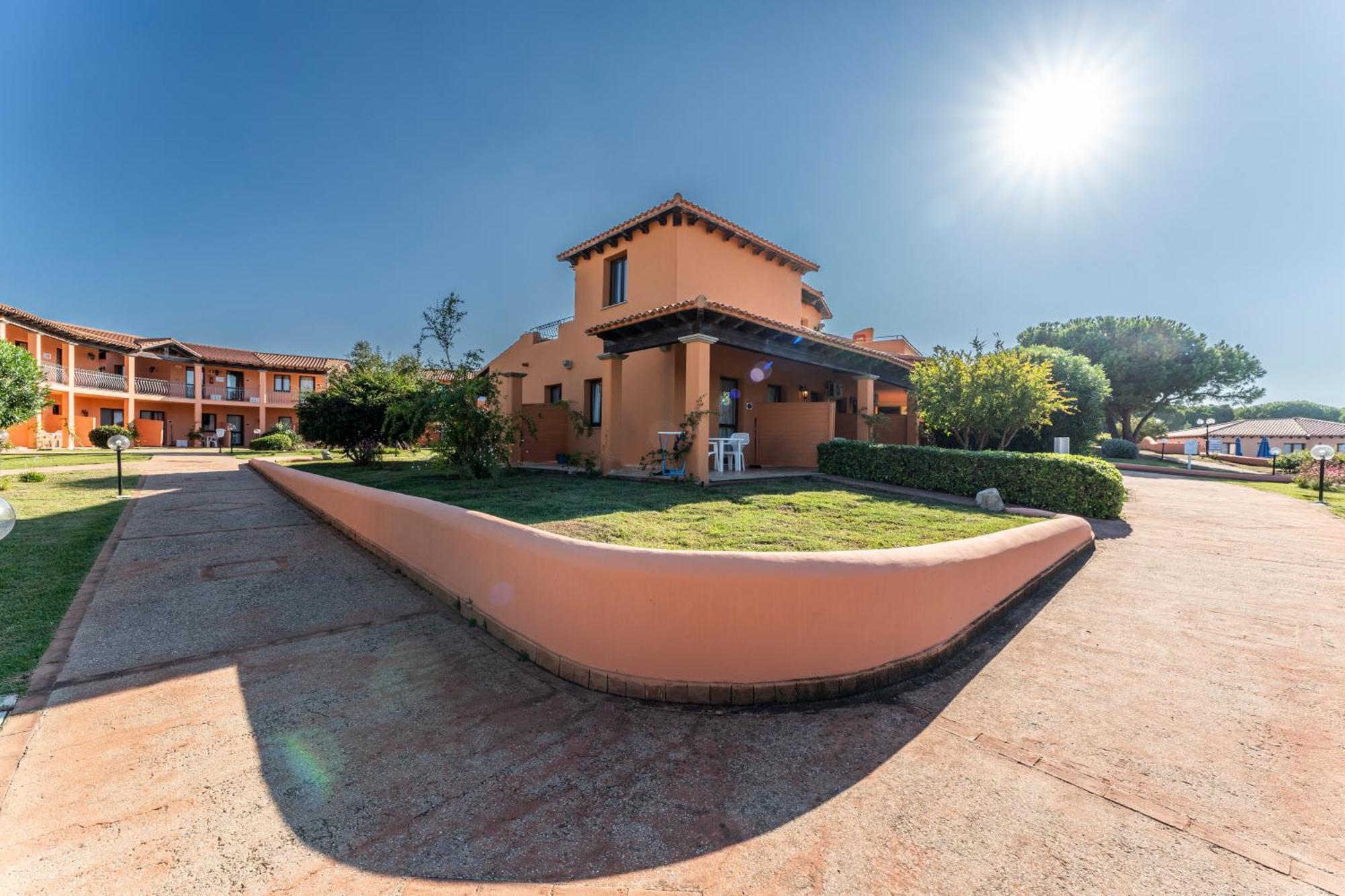 Vignola Mare Residence Baia Dei Mirti מראה חיצוני תמונה